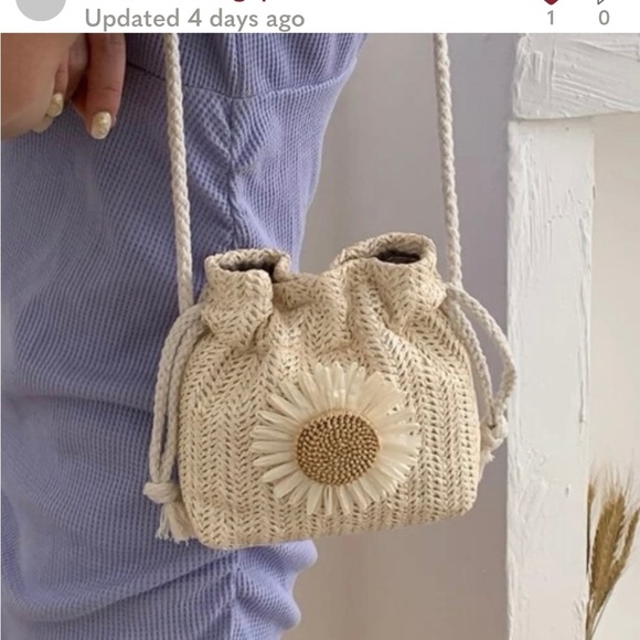 🌸Straw Daisy Drawstring Purse🌸 - Picture 5 of 6